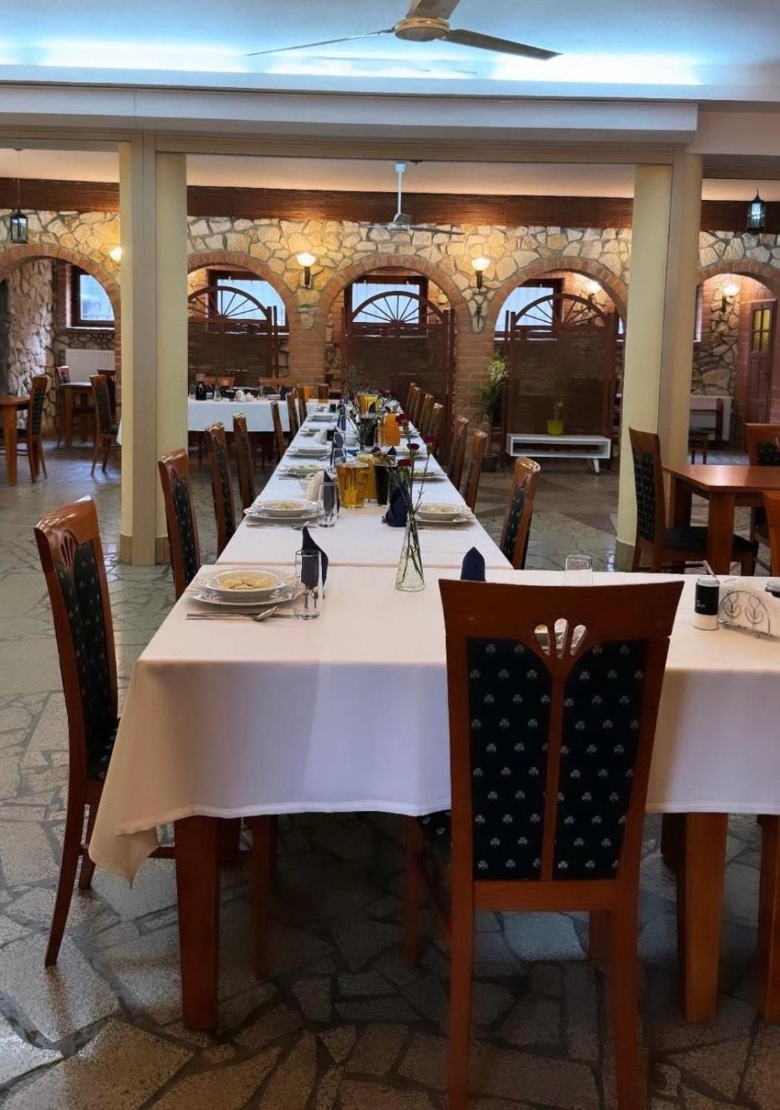 Powidz Lakeside Hotel & Restaurant Екстериор снимка